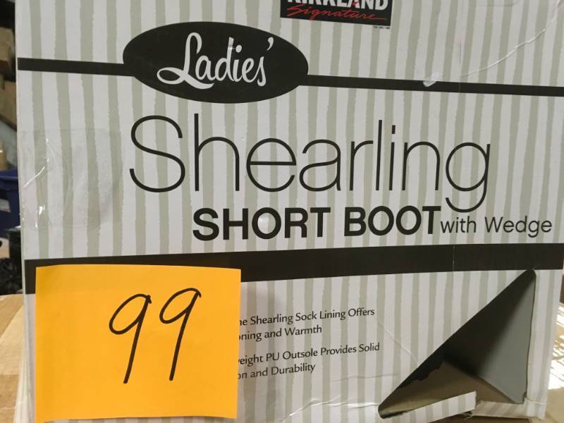 Kirkland Signature Ladies Short Shearling Wedge Boot Black Size 6 not used
