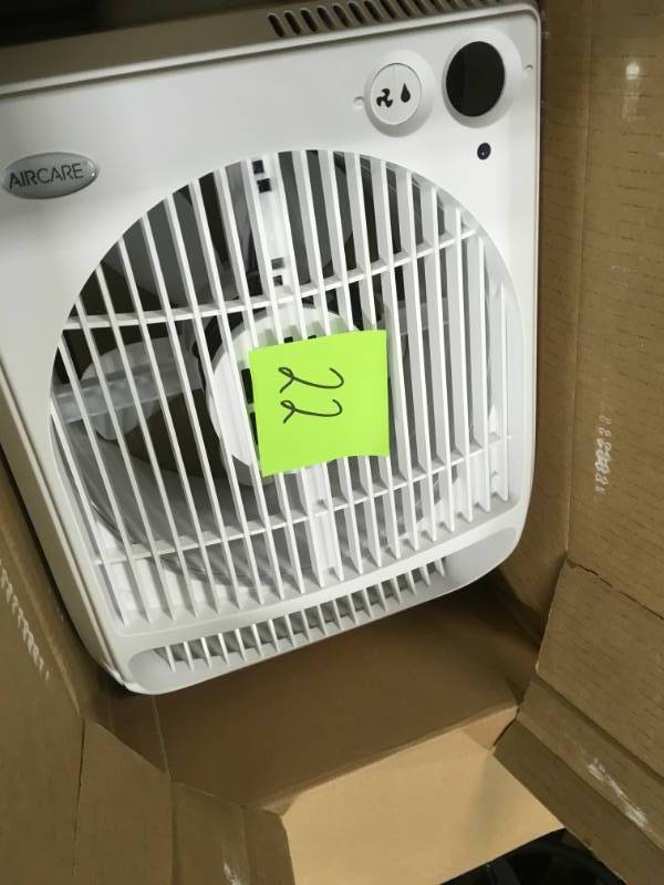 lot 22 image: AIRCARE 6 gal. Evaporative Humidifier for 2300 sq. ft. in very good condition