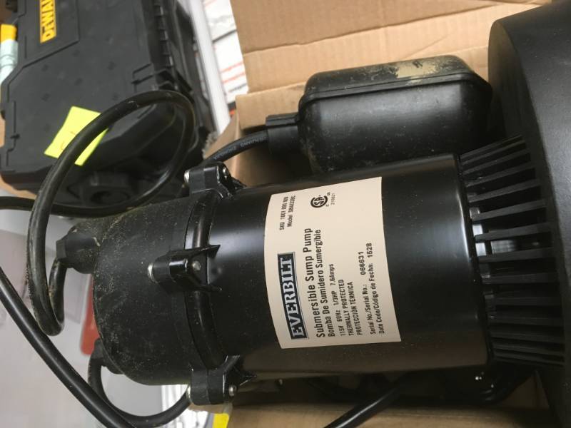 lot 93 image: Everbilt 13 HP Aluminum Submersible Sump Pump with Tether in very good condition