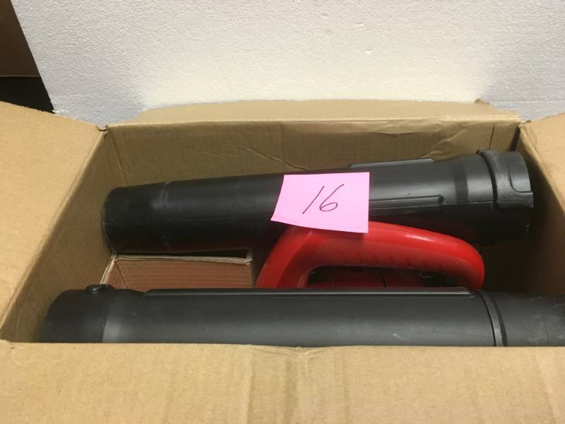 lot 16 image: Homelite 150 MPH 400 CFM 2-Cycle Handheld Gas Leaf Blower in good condition