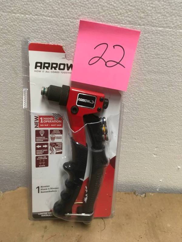 lot 22 image: Arrow Fastener One Hand Rivet Tool in good condition