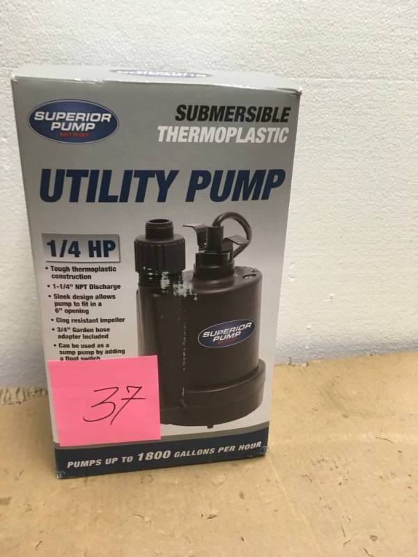 lot 37 image: Superior Pump 14 HP Submersible Thermoplastic Utility Pump in good condition