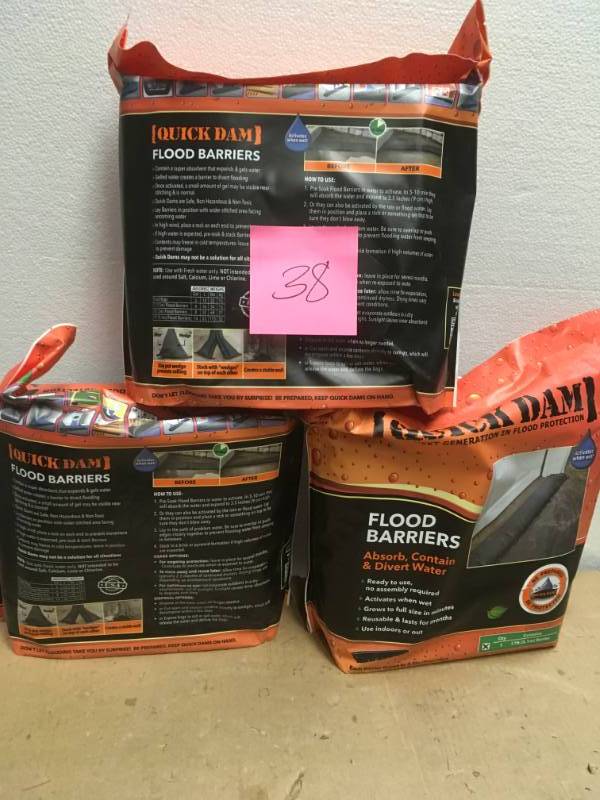 lot 38 image: Quick Dam 17 ft. Flood Barrier in good condition