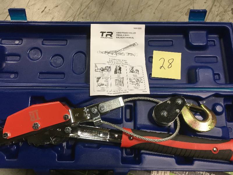 lot 28 image: TR Industrial Portable 4 Ton Dual Gear Power Puller in good condition