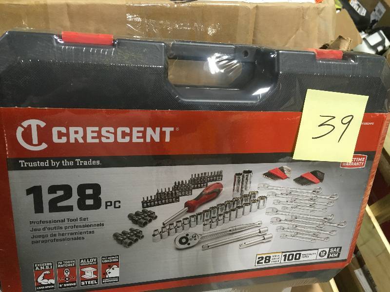 lot 39 image: Crescent 38 in. Drive Mechanics Tool Set (128-Piece) in good condition