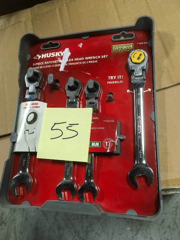 lot 55 image: Husky Metric Flex Ratcheting Combination Wrench Set (5-Piece) MISSING 1 PC