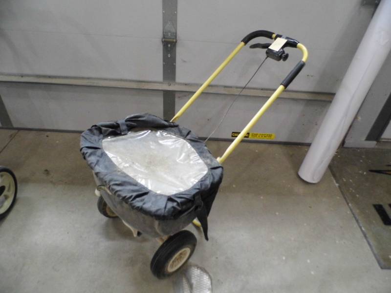 yardworks Spreader