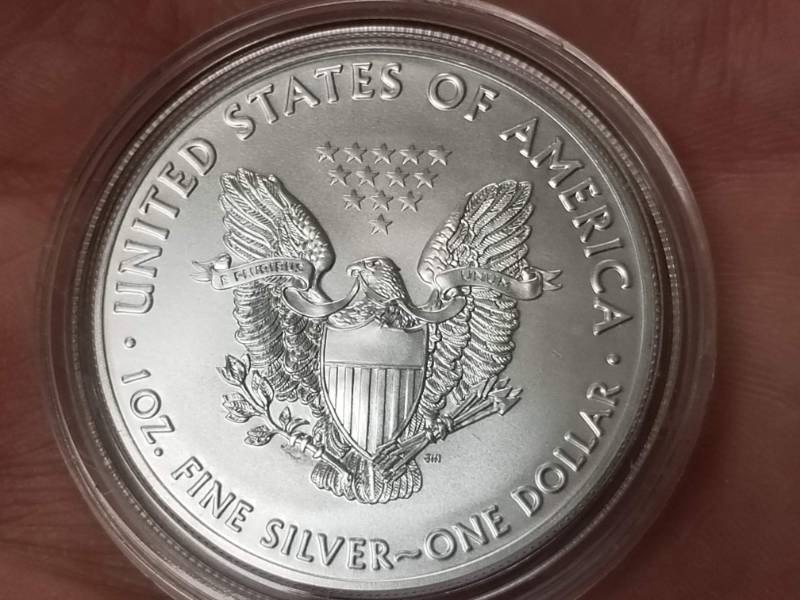 2017 AMERICAN SILVER EAGLE 1 TROY OZ. .999 FINE SILVER IN AIRTITE