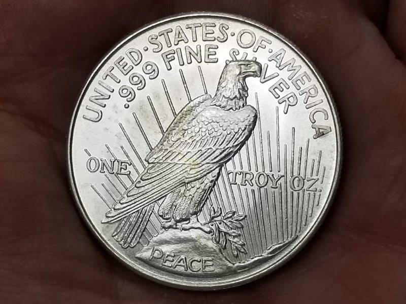 1 TROY OZ. .999 FINE SILVER PEACE DOLLAR DESIGN
