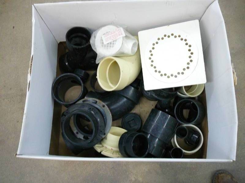 lot 3 image: Lot of Plumbing Items