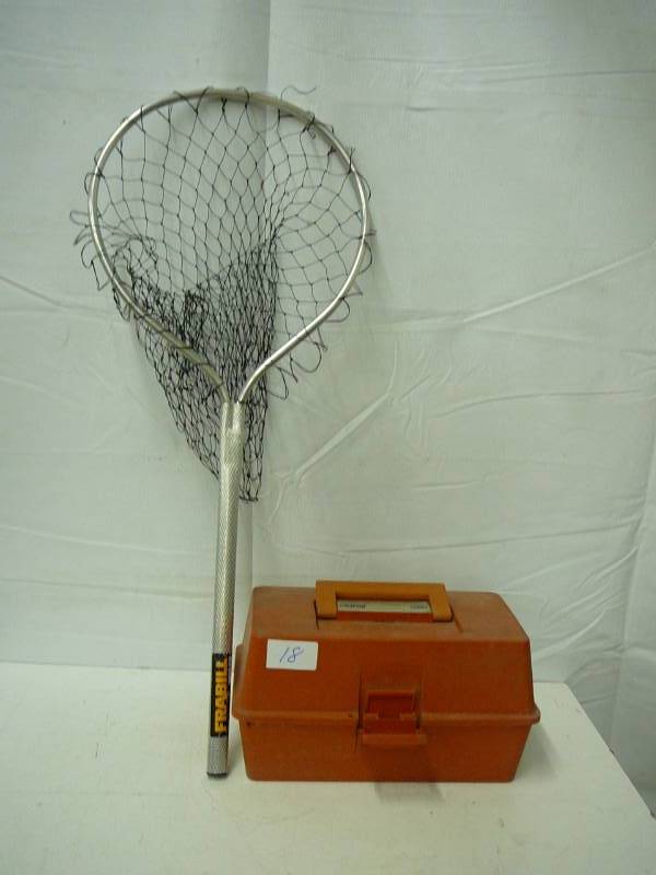 lot 18 image: Fishing Items