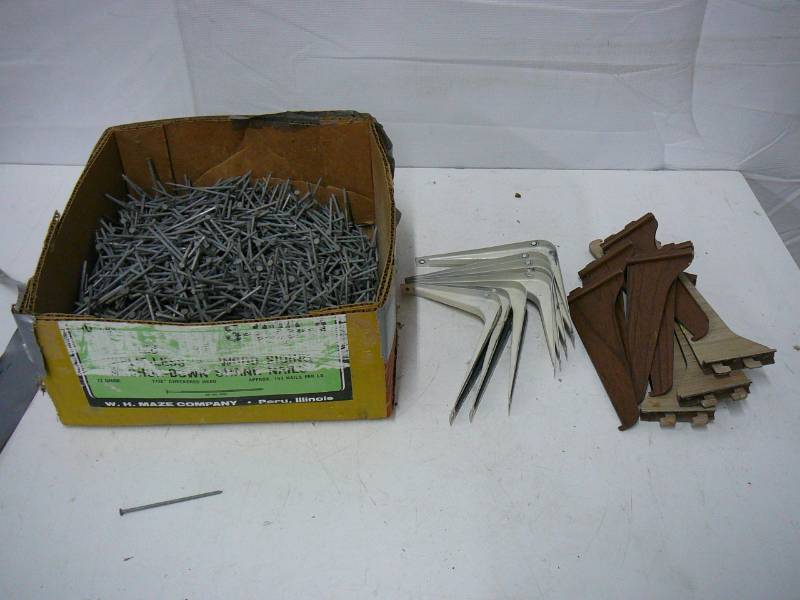 lot 36 image: Wood Siding 13 Gauge 732 Shank Nails & Shelf Brackets