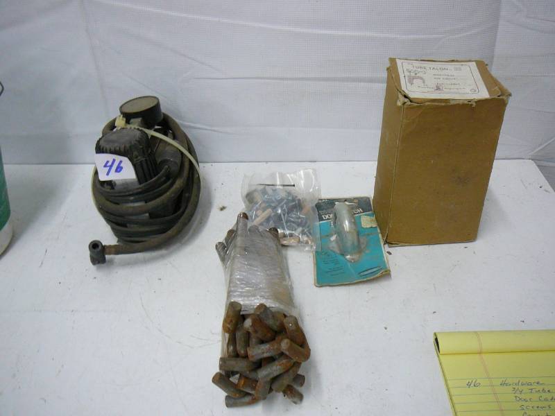 lot 46 image: Lot of Hardware
