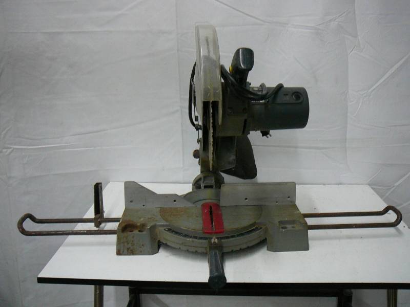 lot 62 image: Tradesman 10 Compound Miter Saw