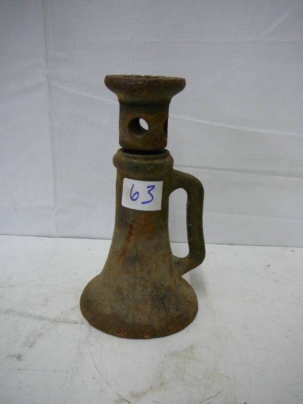 lot 63 image: Vintage Screw Jack