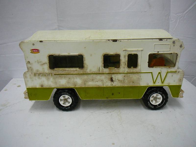 lot 66 image: Metal Tonka Winnebago Indian Motorhome
