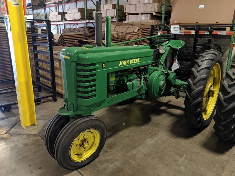 lot 1 image: John Deere B Tractor