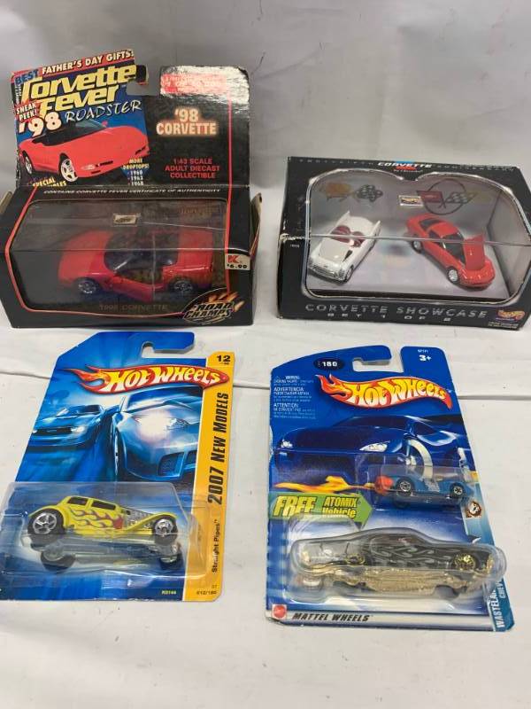 lot 29 image: Vintage Lot of Toy Cars