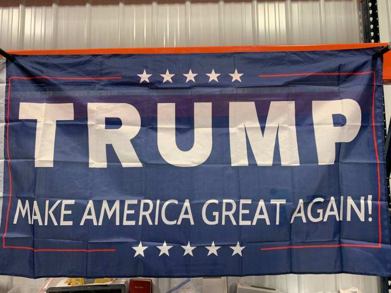 lot 50 image: Donald Trump Make America Great Again 3 x 5 Flag