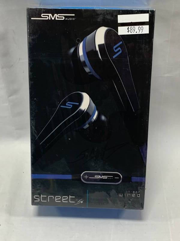 lot 65 image: New in Box 50 Cent Street Earphones Earbuds