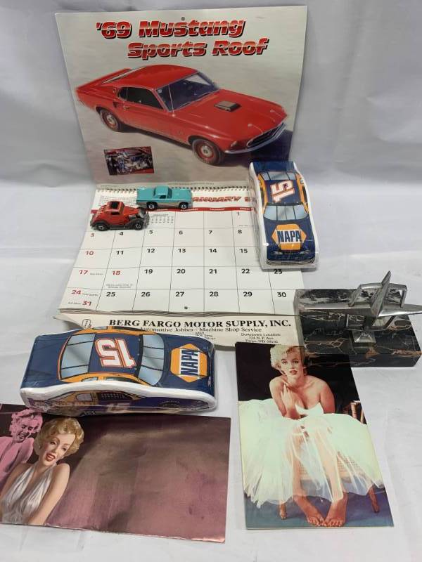 lot 80 image: Vintage Automobile Memorabilia