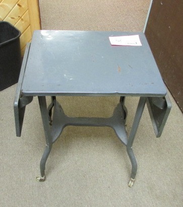 lot 20 image: Vintage Table