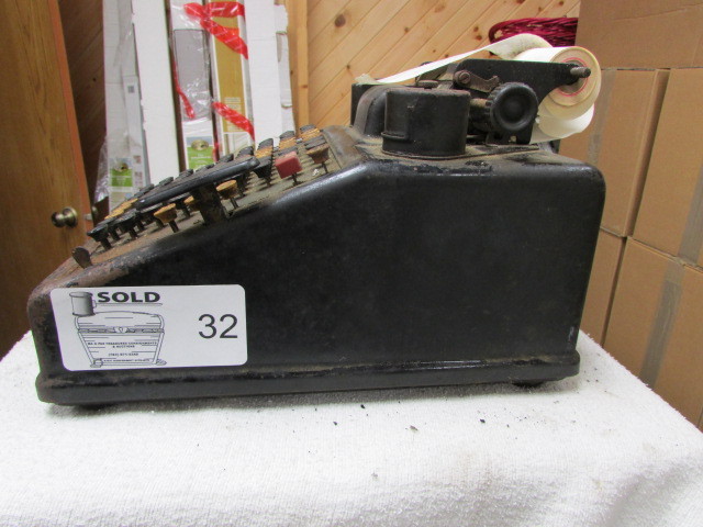 lot 32 image: Antique Adding Machine