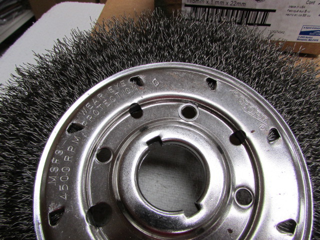 lot 38 image: Grinder Wheels