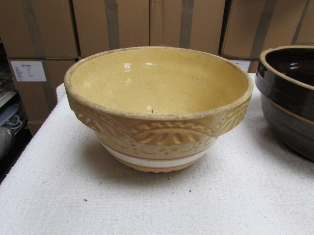 lot 51 image: Pottery