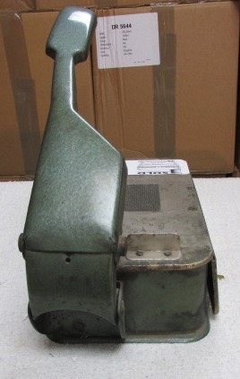 lot 61 image: Paper Corner Rounder