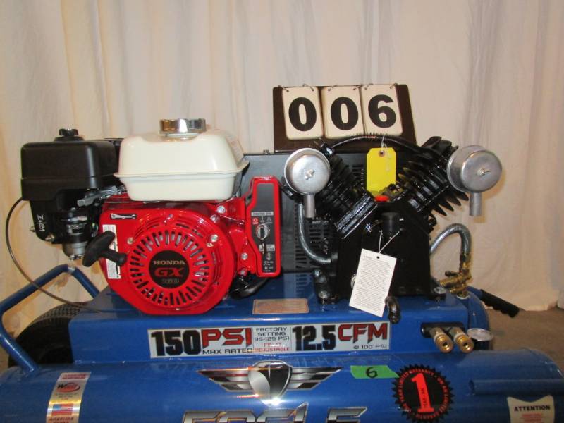 lot 6 image: Eagle 10 Gallon Twin Tank Job Site Air Compressor