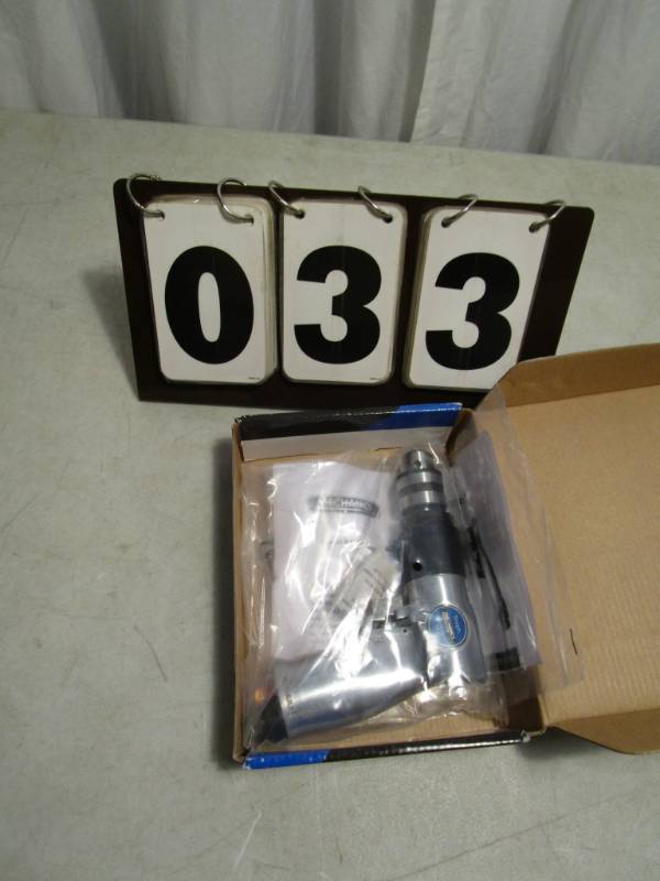 lot 33 image: Mechanics 38 Reversible Air Drill