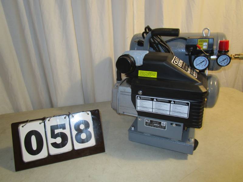 lot 58 image: Iron Horse 4 HP  Portable Air Compressor
