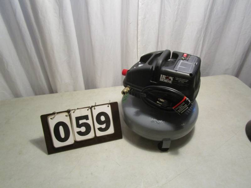 lot 59 image: Iron Horse Portable 3 Gallon Air Compressor