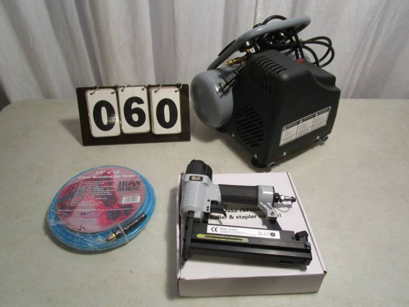 lot 60 image: Iron Horse 2 Gallon Portable Air Compressor
