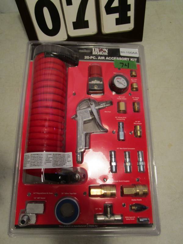 lot 74 image: Iron Horse 20 pc Accessory Kit