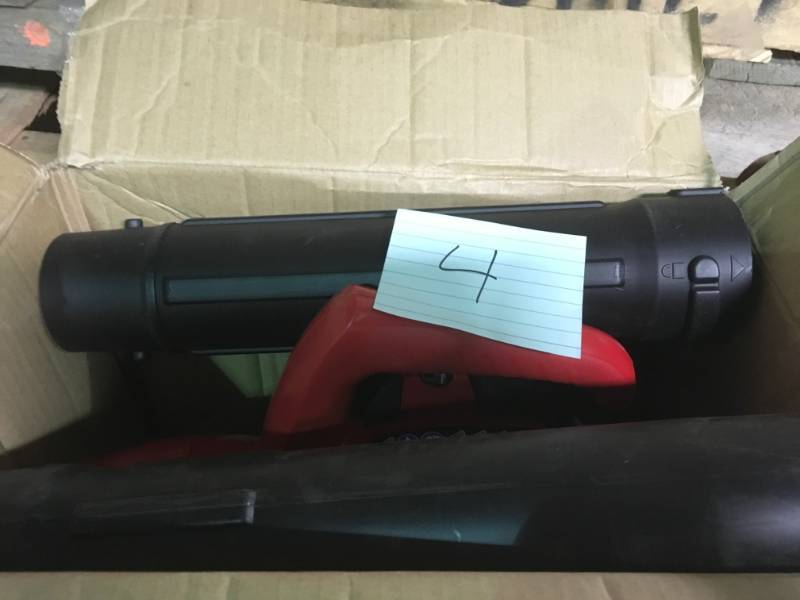 lot 4 image: Homelite 150 MPH 400 CFM 2-Cycle Handheld Gas Leaf Blower in good condition