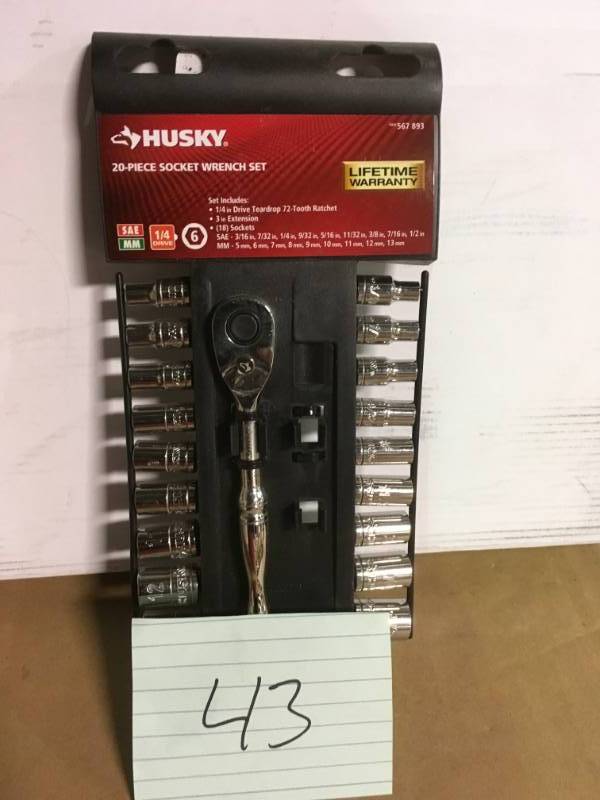 lot 43 image: HUSKY 20-PIECE SOCKET WRENCH SET SKU 567-893 MISSISG PCS  in good condition