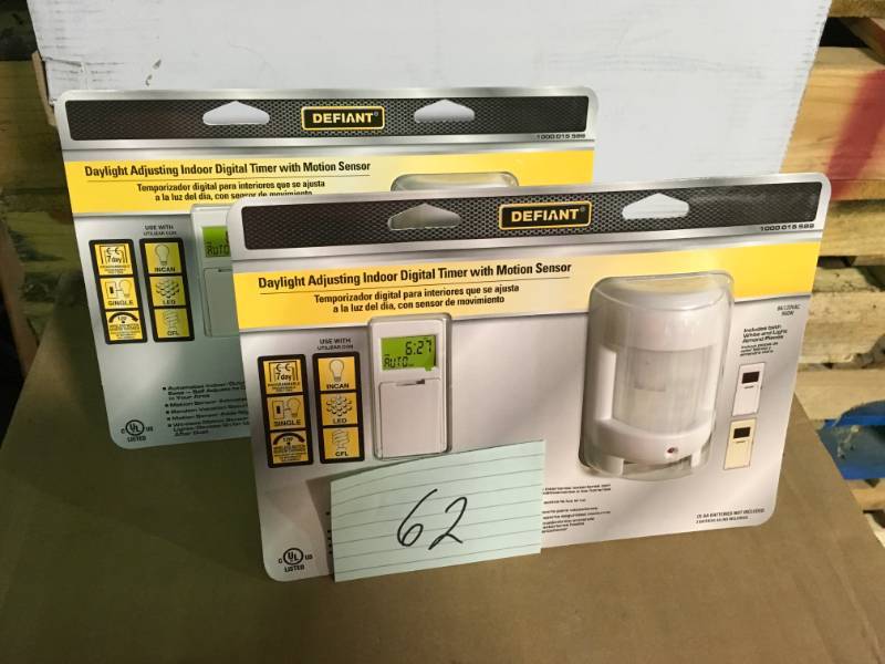 lot 62 image: Defiant 8 Amp 7-Day Indoor In-Wall SunSmart Digital Timer Switch with Motion Sensor, White  in good condition