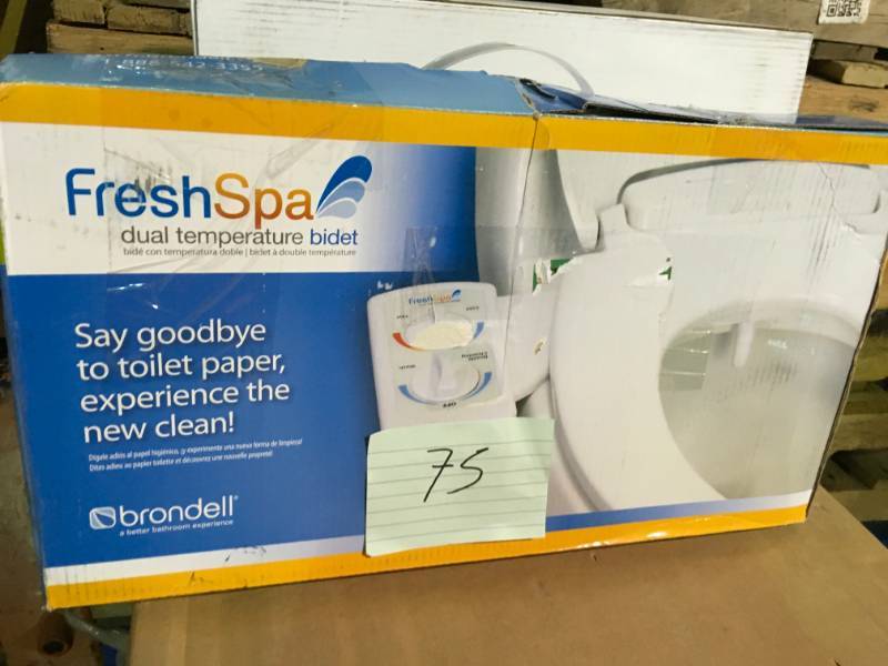 lot 75 image: Brondell Dual Temperature Bidet Attachment in White  in good condition