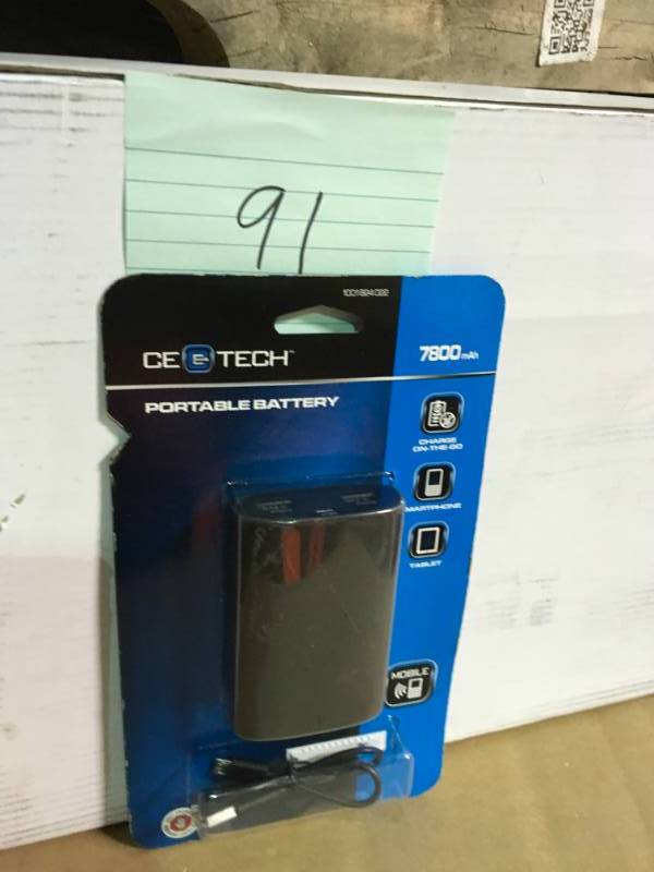 lot 91 image: CE Tech 7800 mAh Capacity Portable Battery Charger Ts780 Ships in good condition