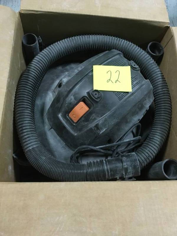 RIDGID 6 Gal. 3.5-Peak HP NXT WetDry Vac in good condition