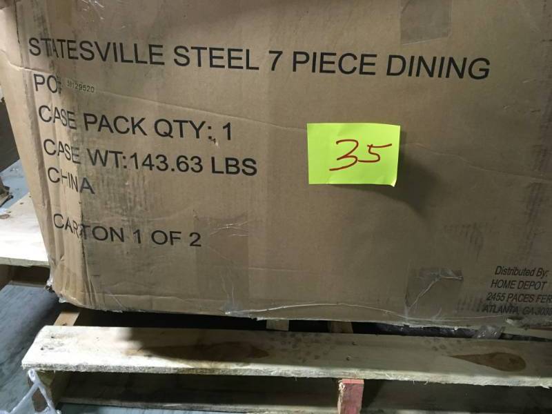 Posada 7-piece Patio Dining Set With Gray Cushions in good condition table are not include chairs only