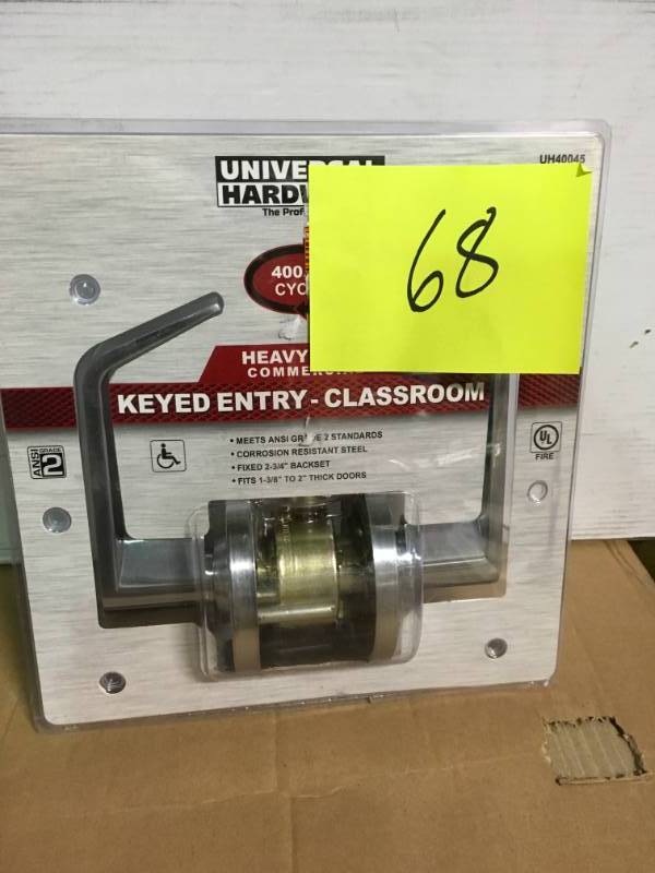 Universal Hardware Commercial 2-34 in. Satin Chrome Heavy Duty Classroom Keyed Entry Door Lever in good condition