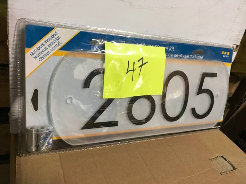Hillman 4-78 Floating Standoff Address Plaque Kit Frosted Plaque Vinyl Numbers not used