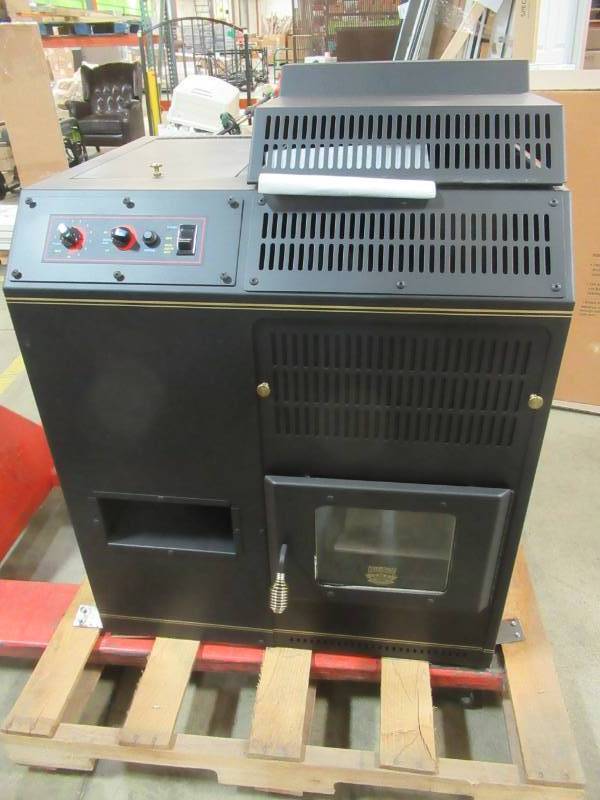 lot 15 image: AMAIZABLAZE CORN STOVE - MODEL 7100 - ADJUSTABLE BTU UP TO 72,000 BTUS - DIRECT VENT - MISSING HORIZONTAL VENT CAP - NEW IN BOX