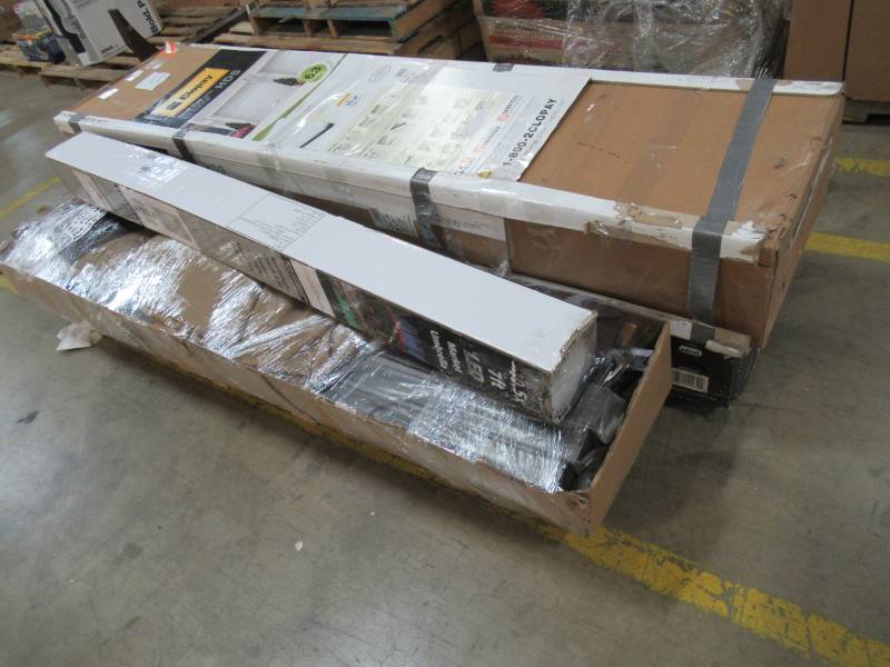 lot 71 image: WHOLESALE MIXED PALLET OF RETURNS - PATIO AND GARAGE ITEMS