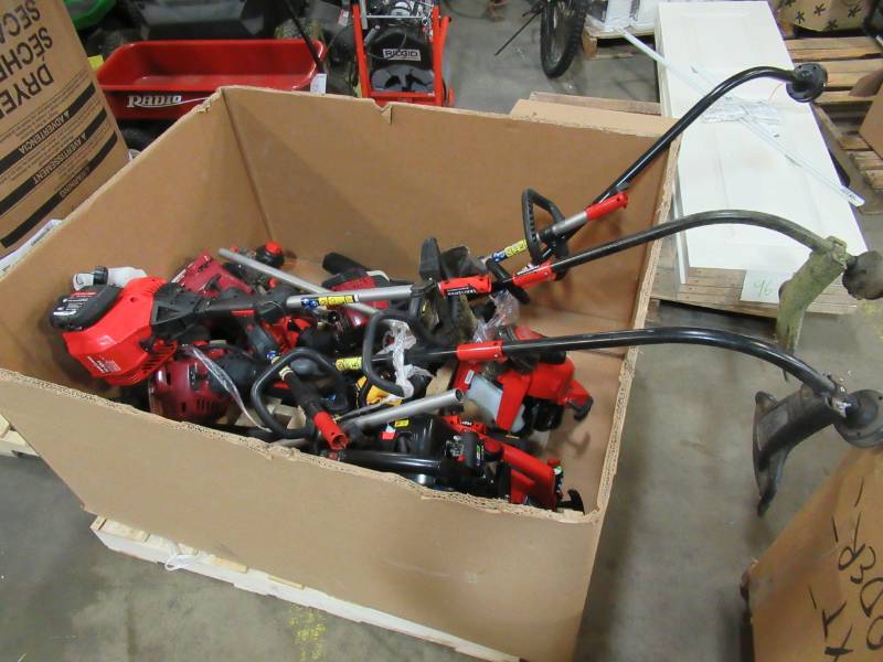 lot 36 image: WHOLESALE MIXED PALLET OF RETURNS - GAS POWERED TRIMMERS AND BLOWERS