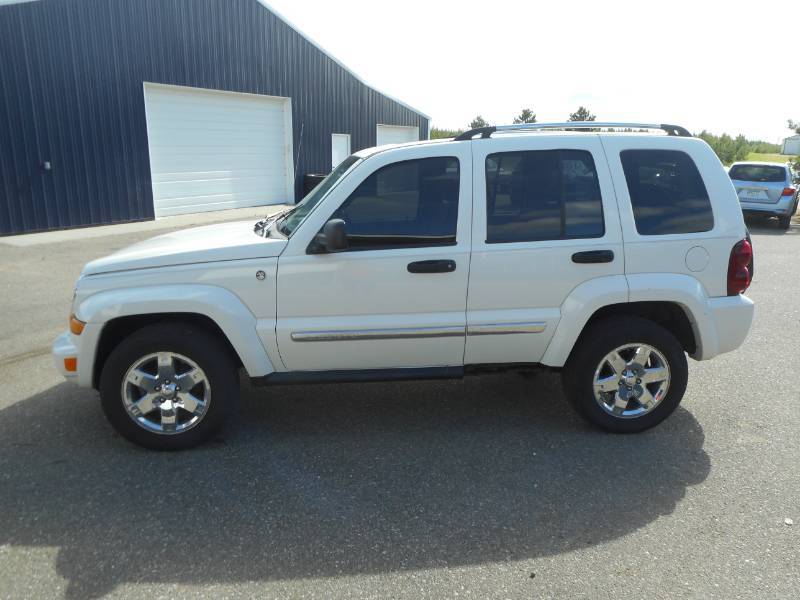 lot 3 image: 2006 Jeep Liberty 4x4
