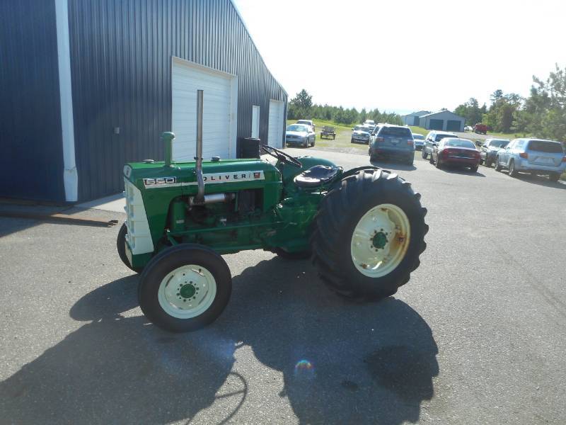 OIiver 550 Tractor